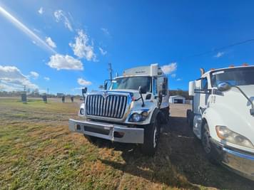 Main image International Workstar